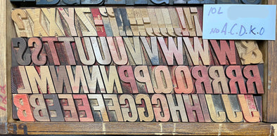 Lot 104 - 10 Pica Gothic Italic Wood Type