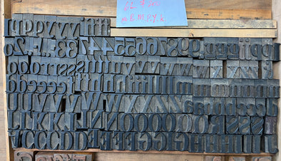 Lot 157 - 6 Pica Roman Wood Type