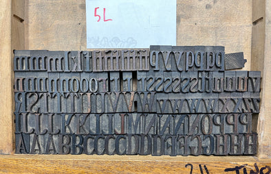 Lot 50 - 5 Pica Condensed Serif Wood Type