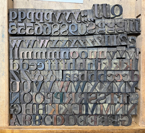 Lot 54 - 5 Line Serif Wood Type