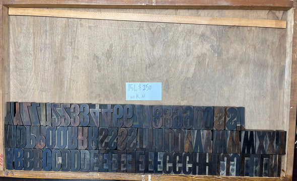 Lot 90 - 15 Pica Gothic Wood Type Set