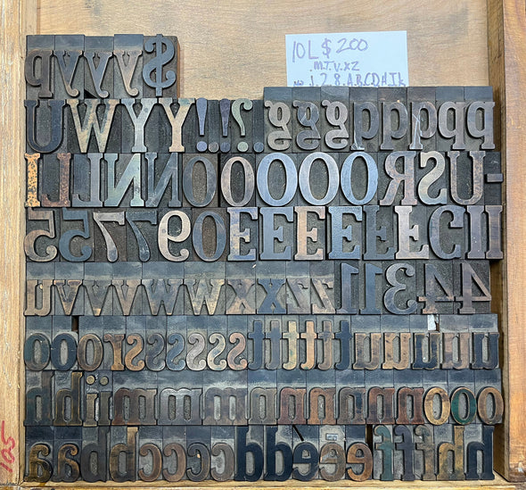 Lot 95 - 10 Line Slab Serif Wood Type